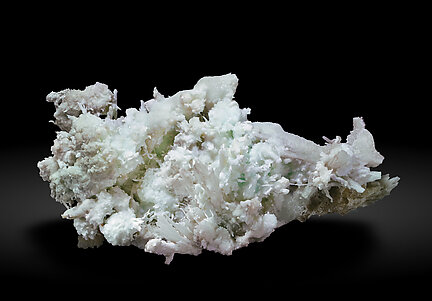 Aragonite (variety Cu-bearing). Side / Photo: Joaquim Calln