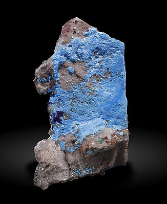 Carbonatecyanotrichite with Azurite and Calcite. Front / Photo: Joaquim Calln