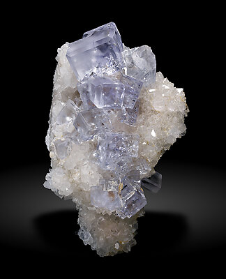 Fluorite with Quartz. Front / Photo: Joaquim Calln