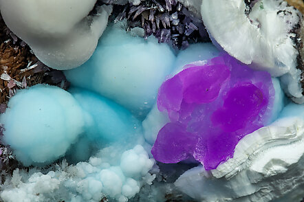 Calcite (variety Co-bearing calcite) with Talmessite. 