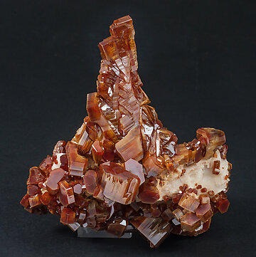 Vanadinite with Baryte. Front
