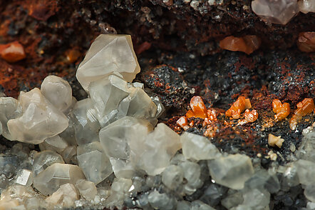 Cerussite with Wulfenite. 