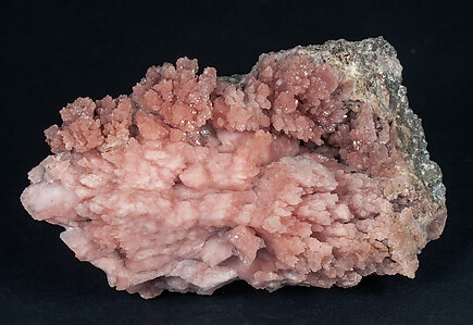 Quartz (variety rose quartz). Side