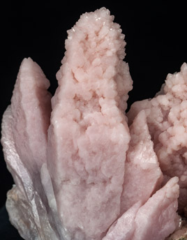 Quartz (variety rose quartz). 