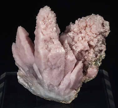 Quartz (variety rose quartz). 