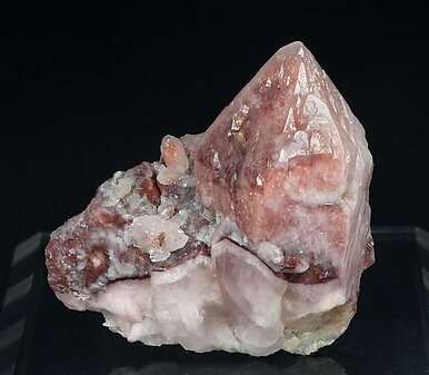 Quartz (variety rose quartz). Front