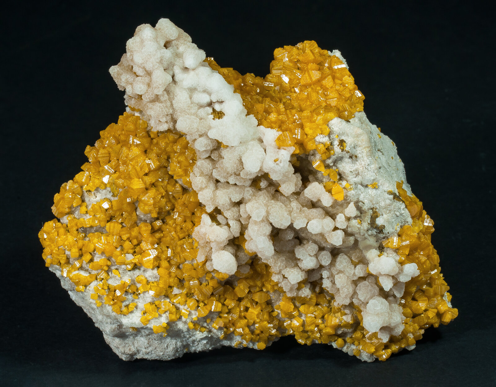 specimens/s_imagesAP6/Wulfenite-ECB67AP6f.jpg