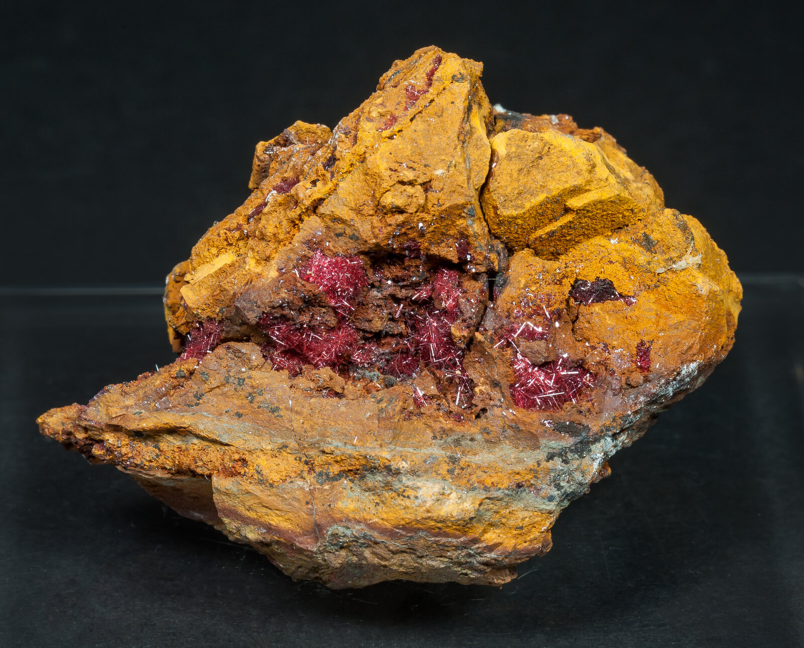 specimens/s_imagesAP7/Cuprite_chalcotrichite-CRB16AP7f.jpg