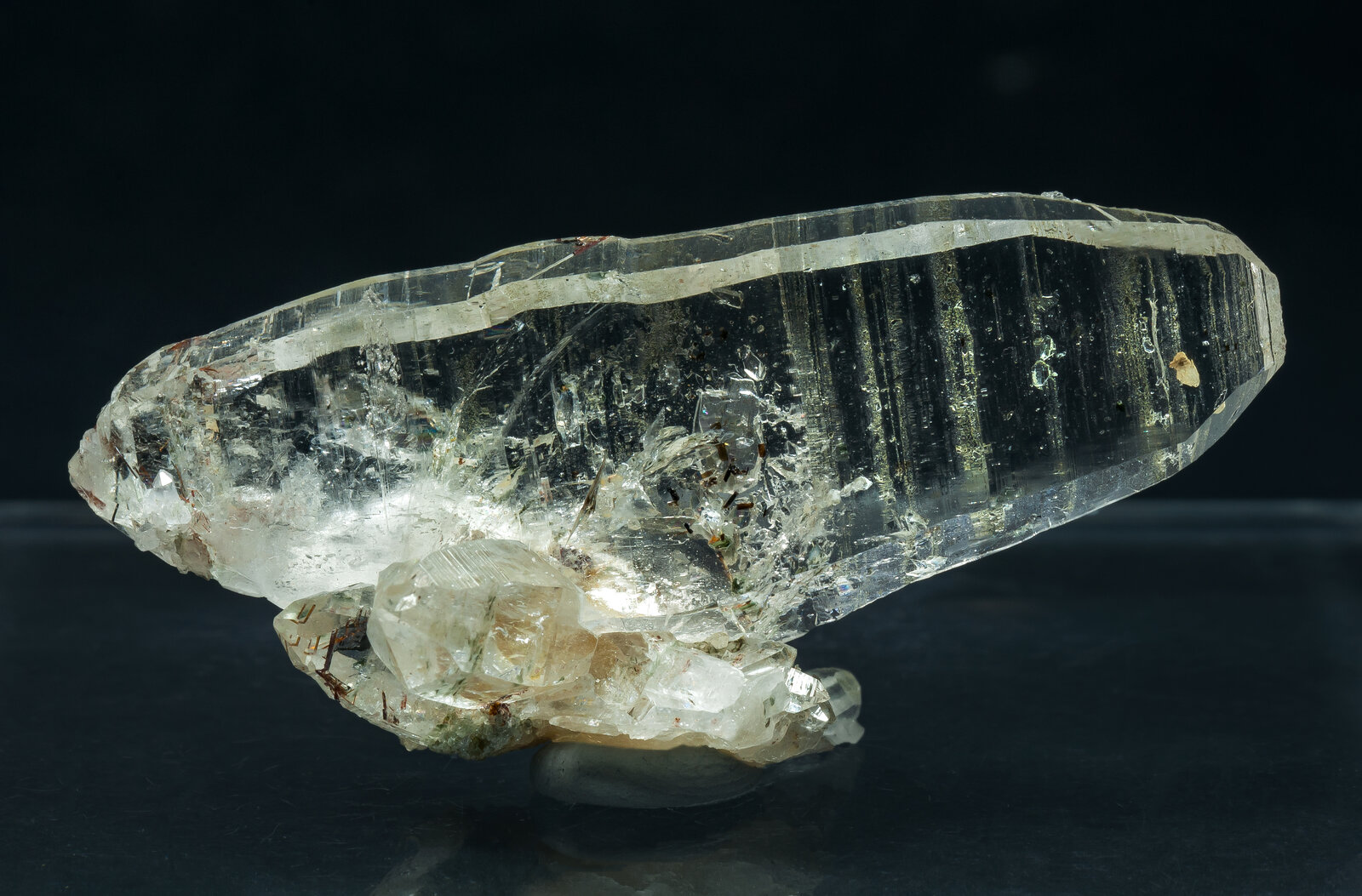 specimens/s_imagesAP7/Quartz-TCB46AP7f.jpg