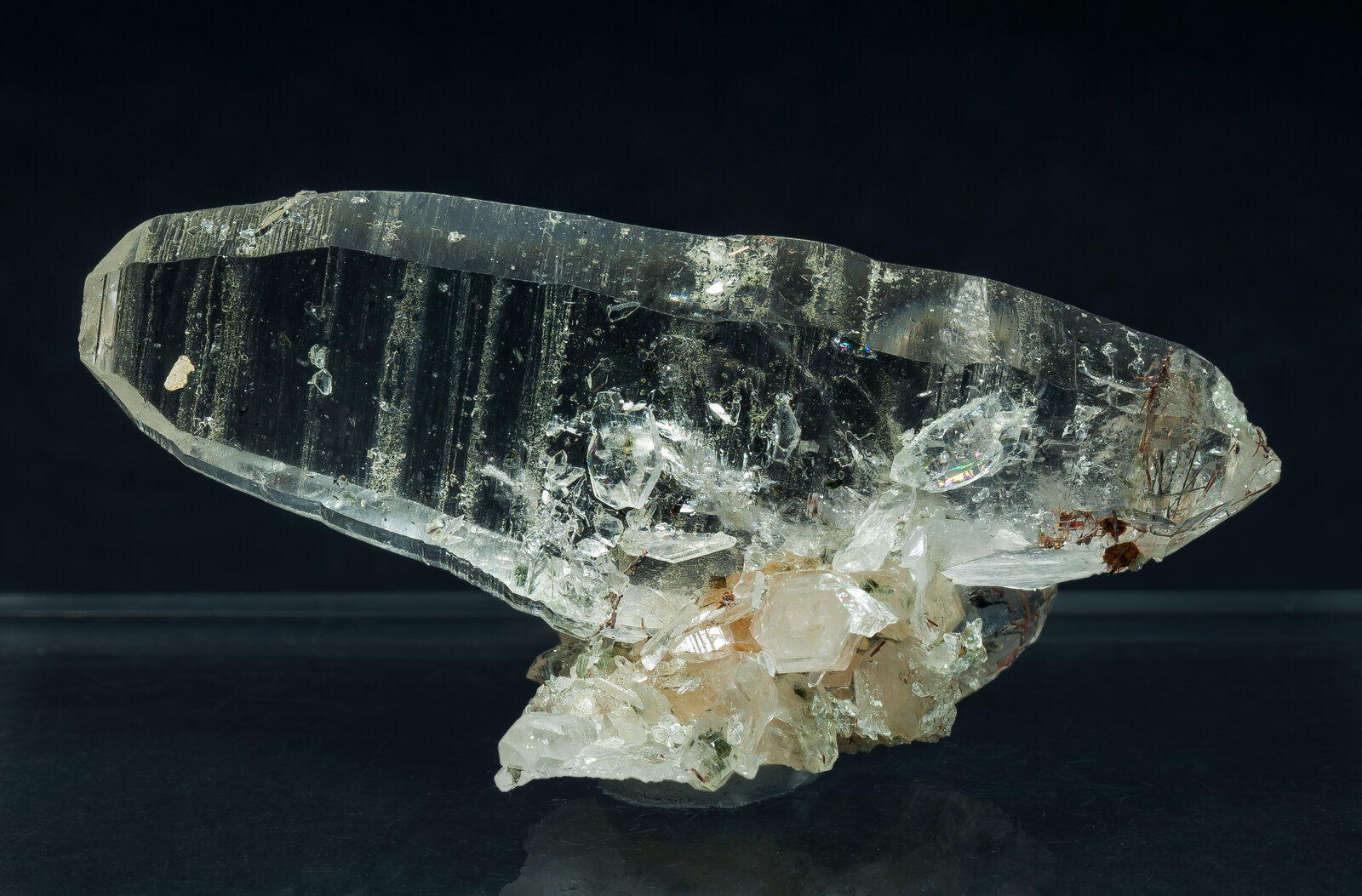 specimens/s_imagesAP7/Quartz-TCB46AP7r.jpg