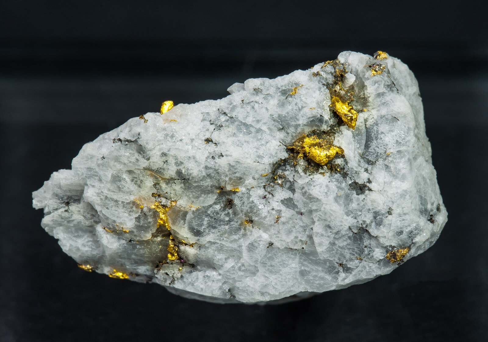 specimens/s_imagesAP8/Gold-JMP56AP8f.jpg