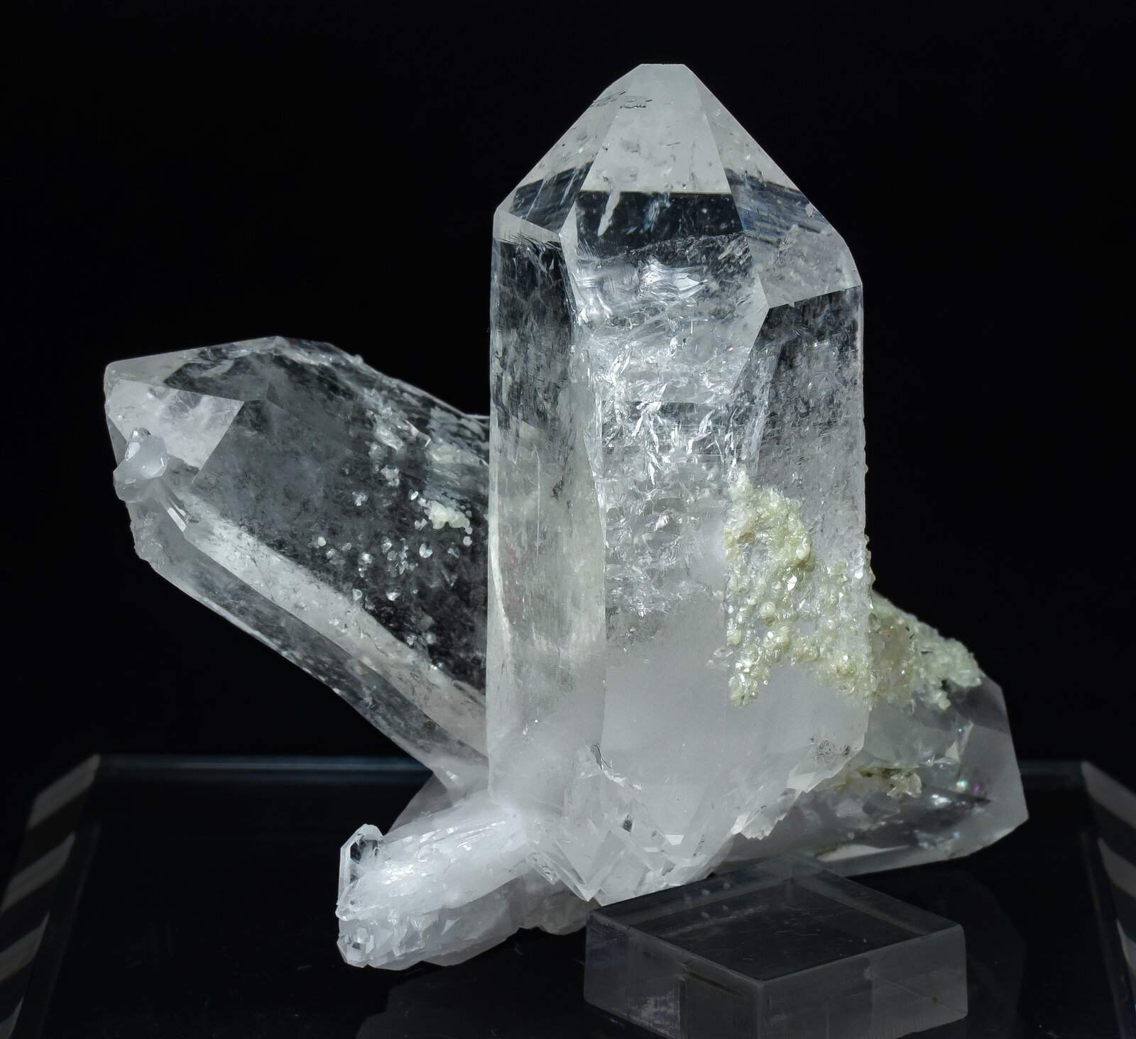 specimens/s_imagesAP8/Quartz-JXF36AP8r.jpg