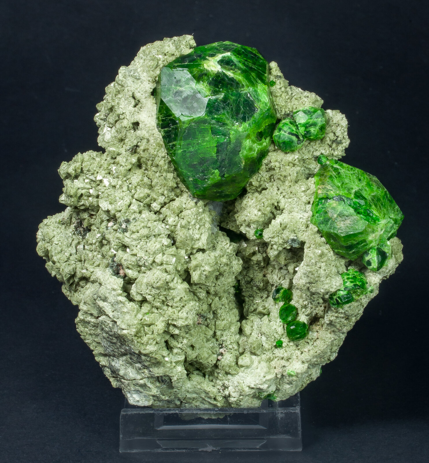 specimens/s_imagesAP9/Andradite_demantoid-TXB66AP9f.jpg