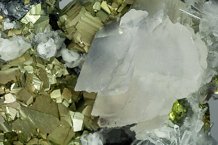 Pyrite with Calcite, Sphalerite and Quartz