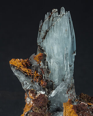 Baryte with Calcite and limonite. 