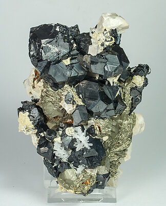 Sphalerite with Calcite, Quartz and Pyrite after Pyrrhotite