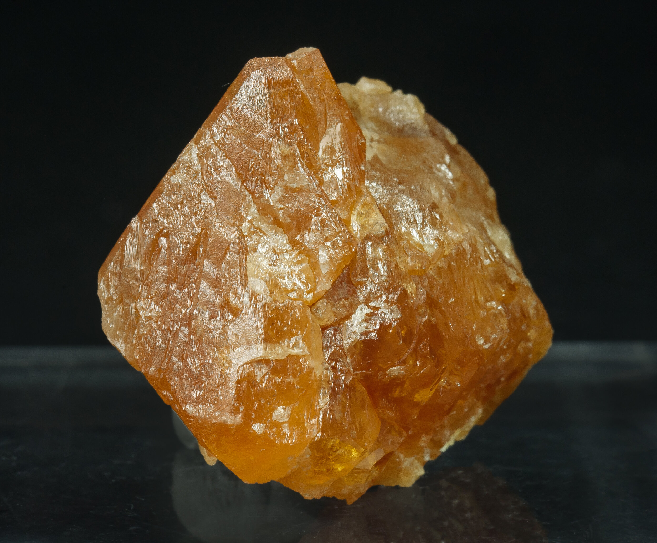 specimens/s_imagesAQ0/Scheelite-NBR27AQ0f.jpg