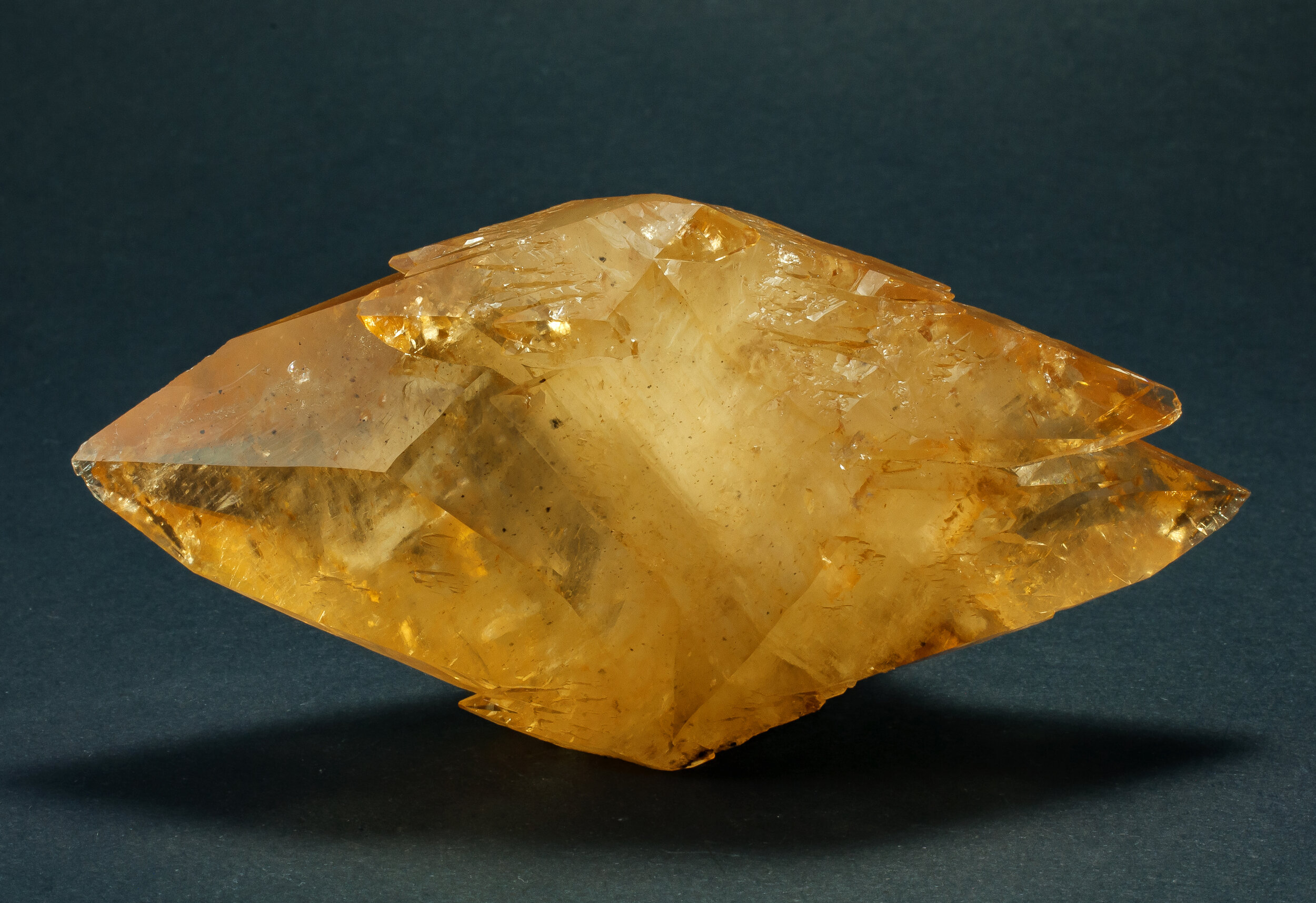 specimens/s_imagesAQ1/Calcite-NTT89AQ1f.jpg