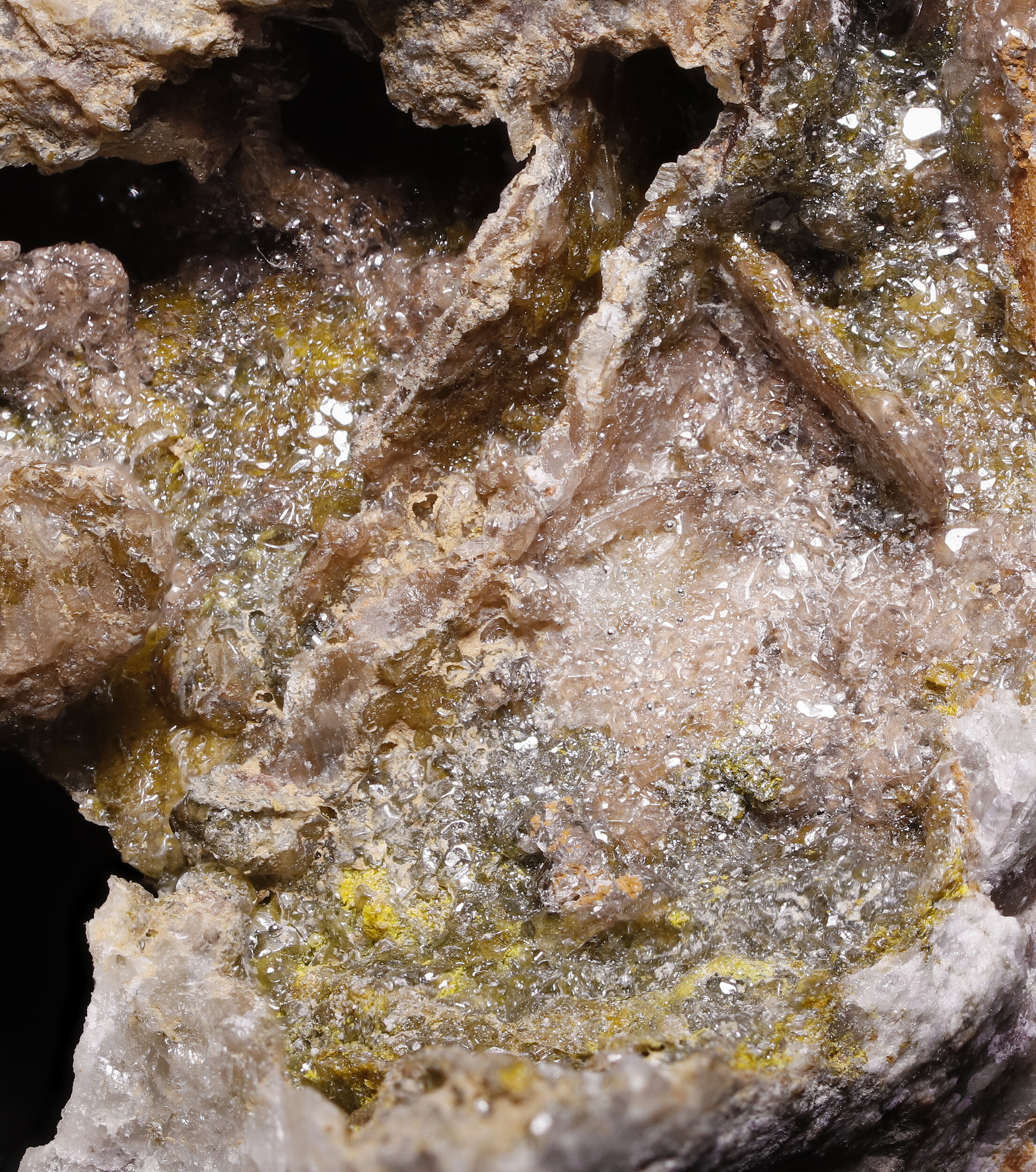 specimens/s_imagesAQ1/Eglestonite-NNB96AQ1_1510_d2.jpg