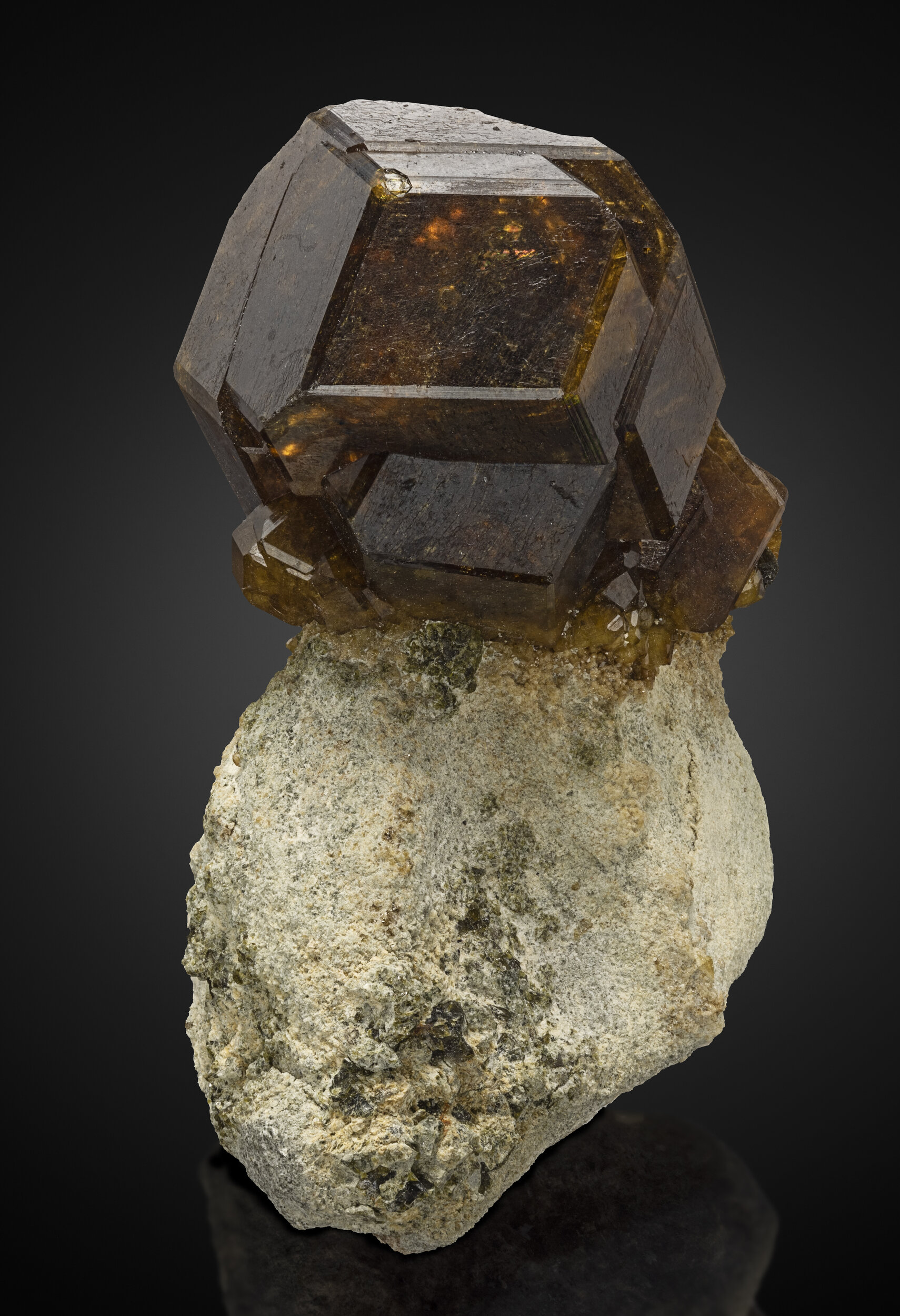 specimens/s_imagesAQ1/Grossular-TXM87AQ1_2023_0619_019_f.jpg