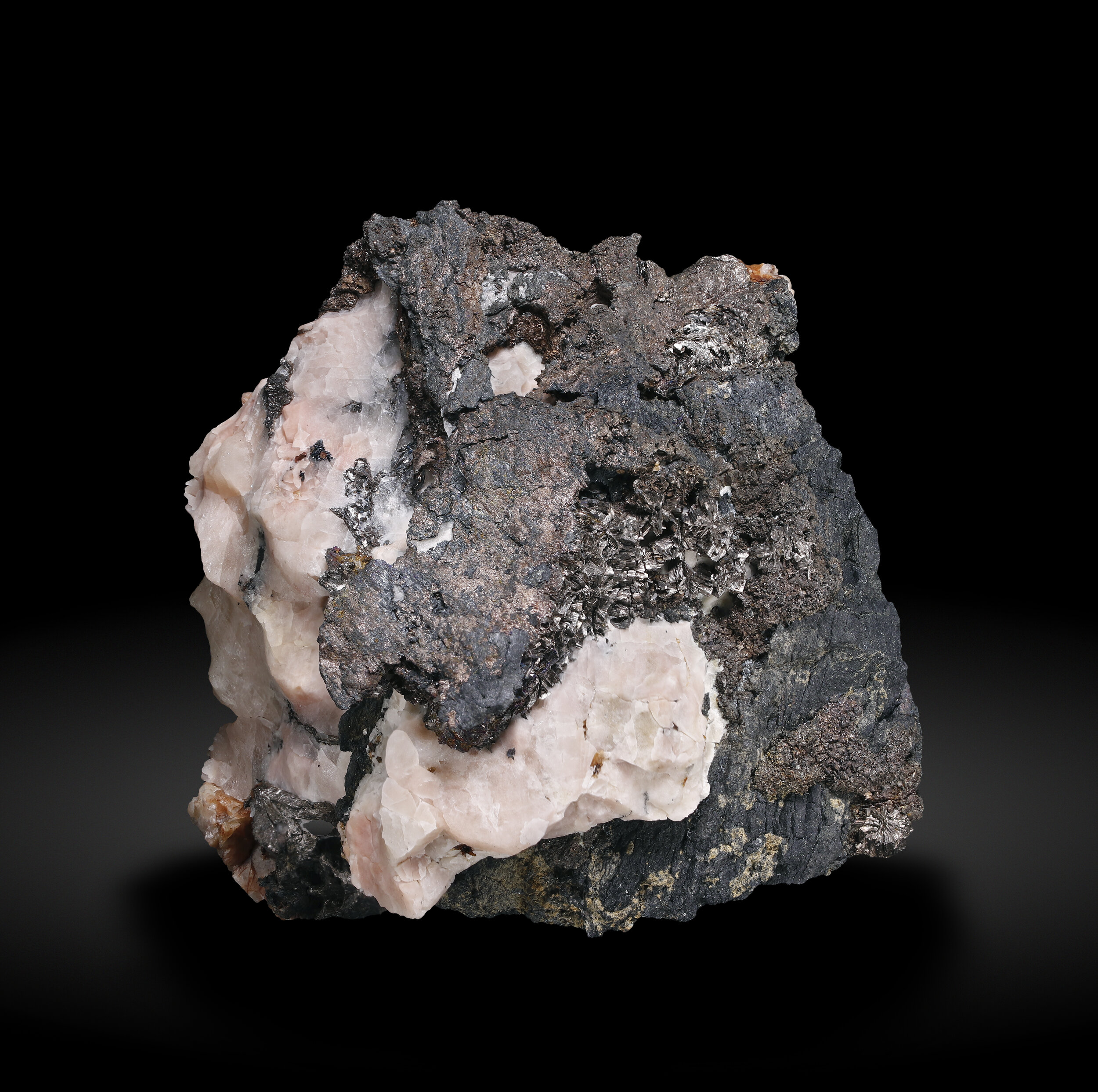 specimens/s_imagesAQ1/Maucherite-EJH99AQ1_0914_s.jpg