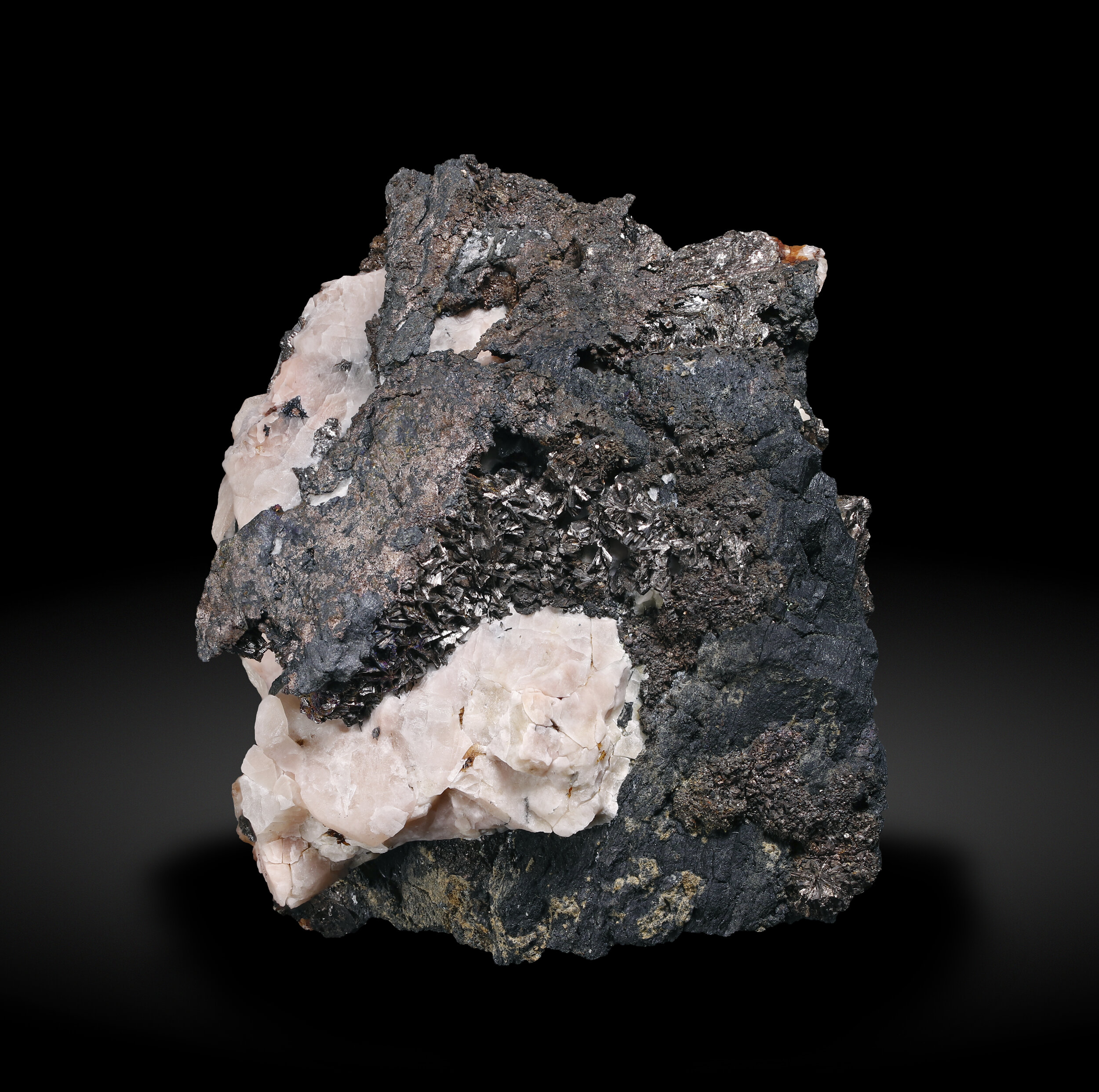 specimens/s_imagesAQ1/Maucherite-EJH99AQ1_0924_f.jpg