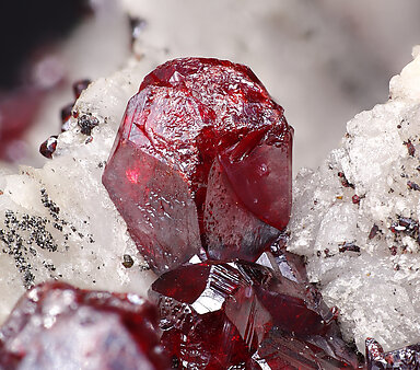 Proustite with Dolomite. Detail / Foto: Joaquim Calln