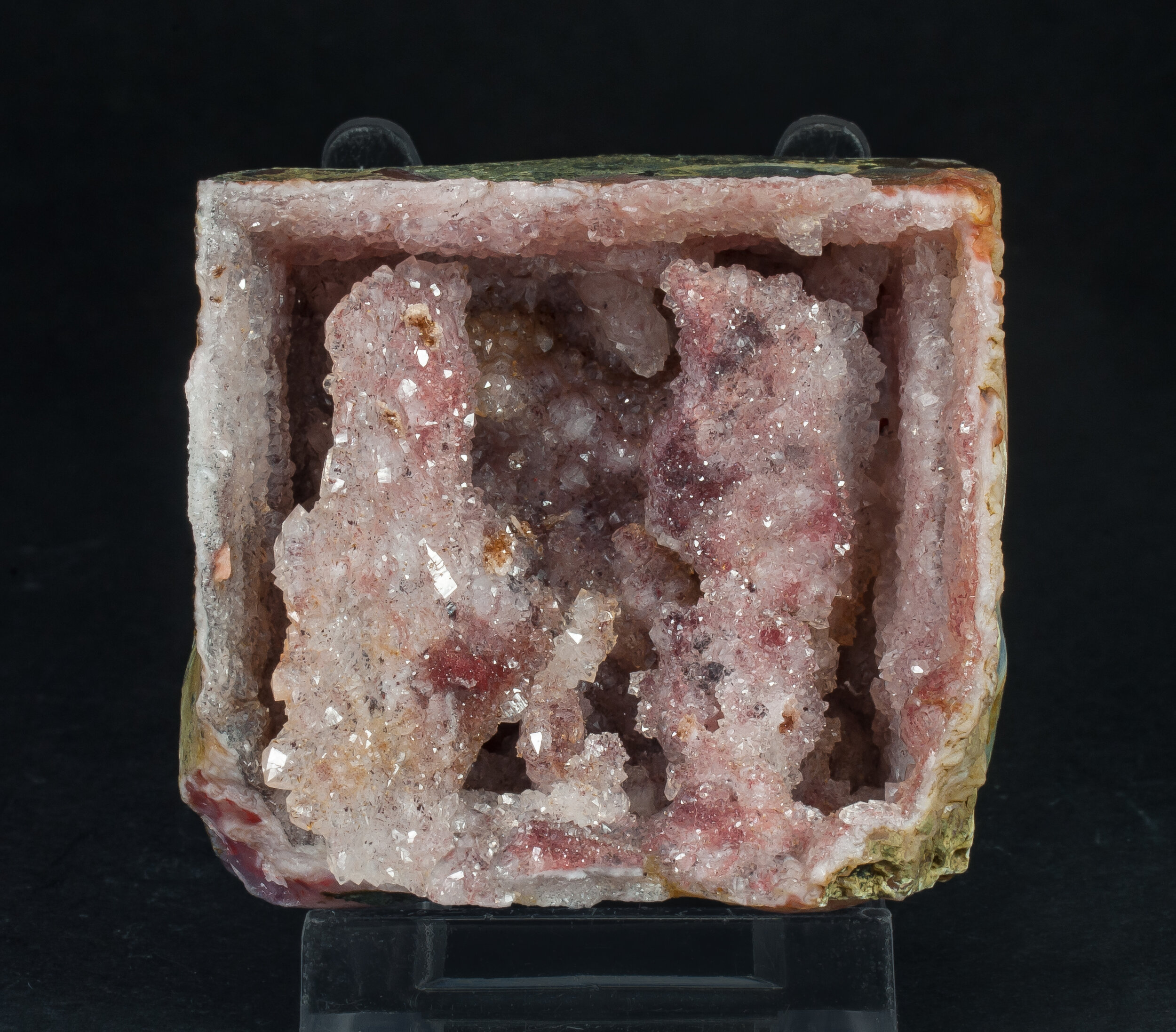 specimens/s_imagesAQ1/Quartz-ERR89AQ1f.jpg