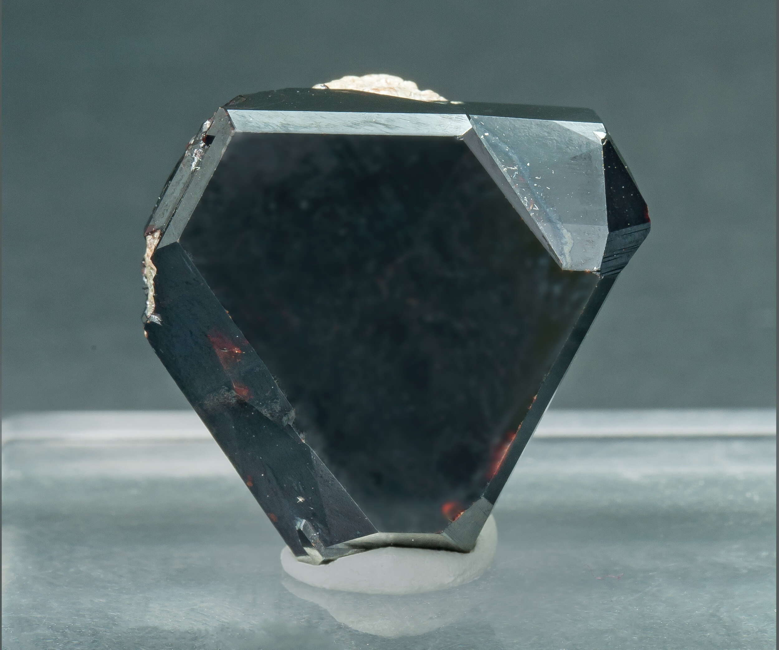 specimens/s_imagesAQ1/Rutile-EPC10AQ1s.jpg
