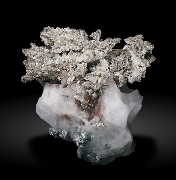 Silver with Calcite. Front / Photo: Joaquim Calln