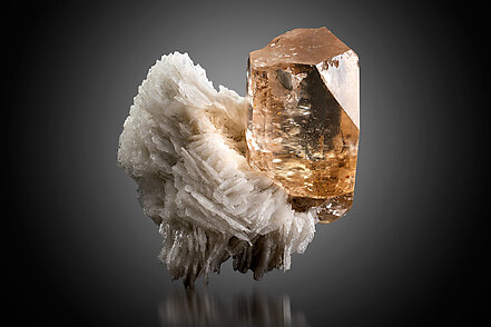 Topaz with Albite (variety cleavelandite). Front