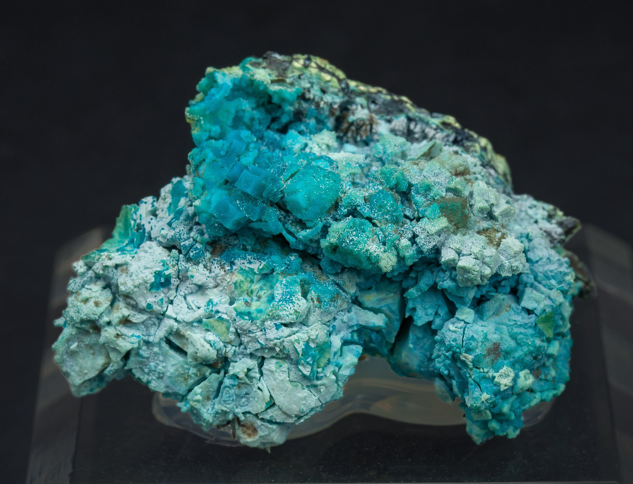 specimens/s_imagesCM/Chrysocolla-19TQX70_fo.jpg