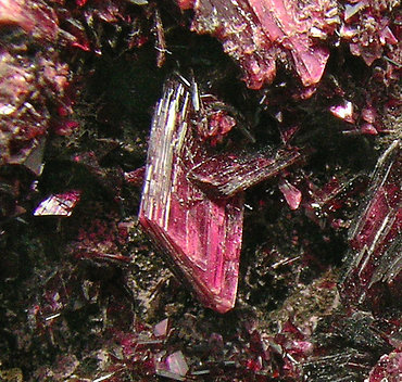 Erythrite, Skutterudite. 