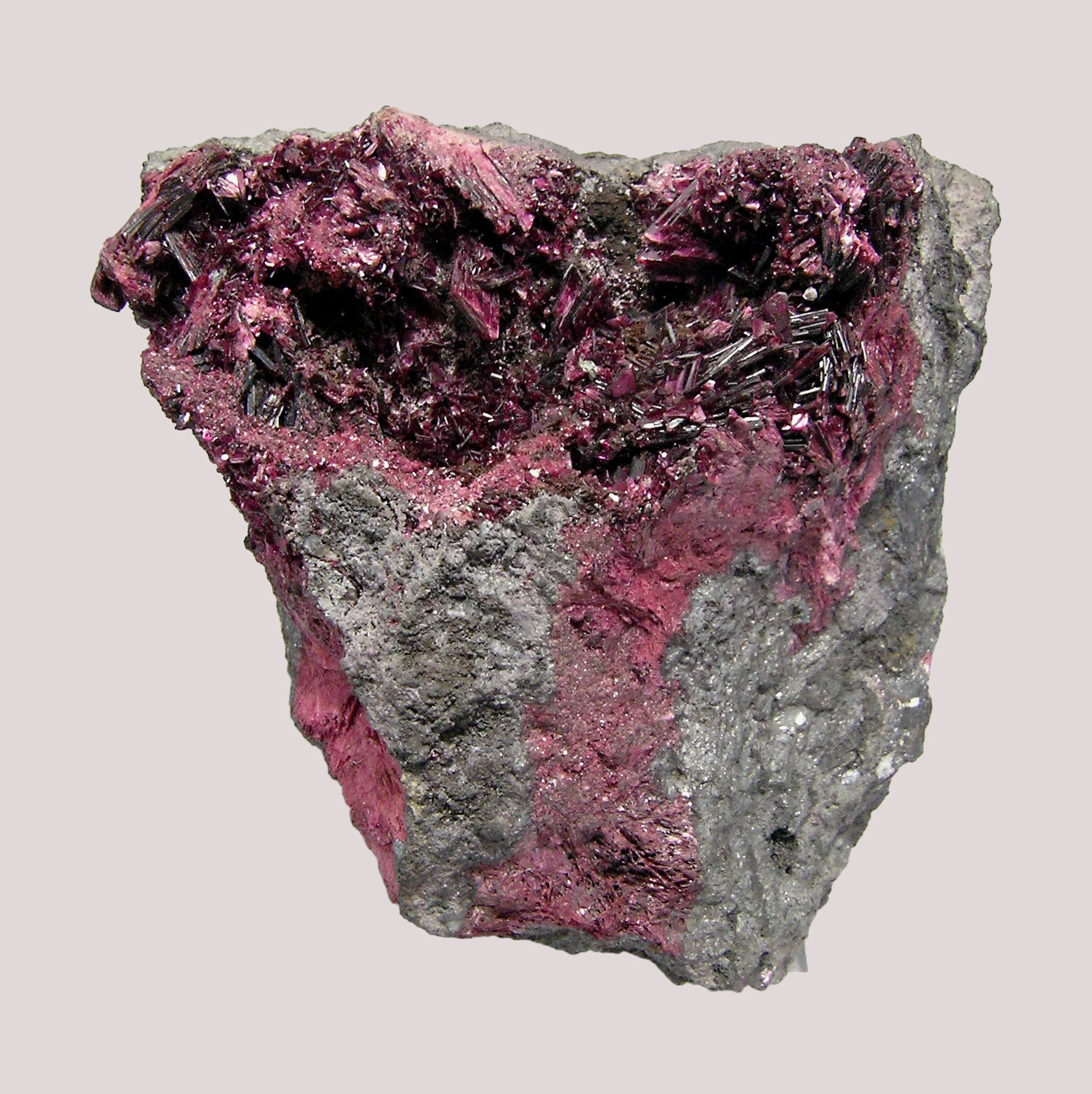 specimens/s_imagesCM/Erythrite5GC17Q5f.jpg