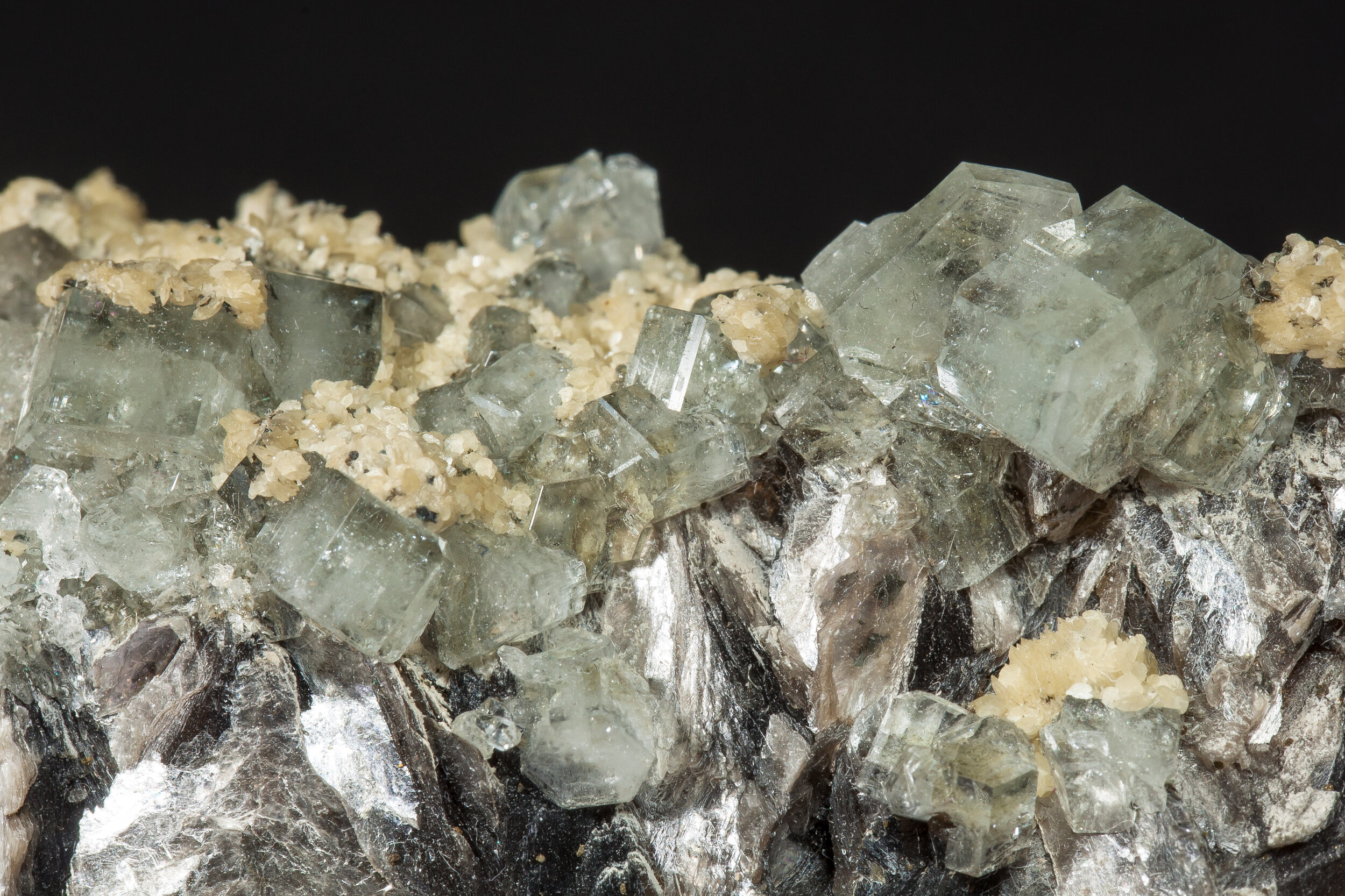 specimens/s_imagesCM/Fluorapatite-9NF09d.jpg
