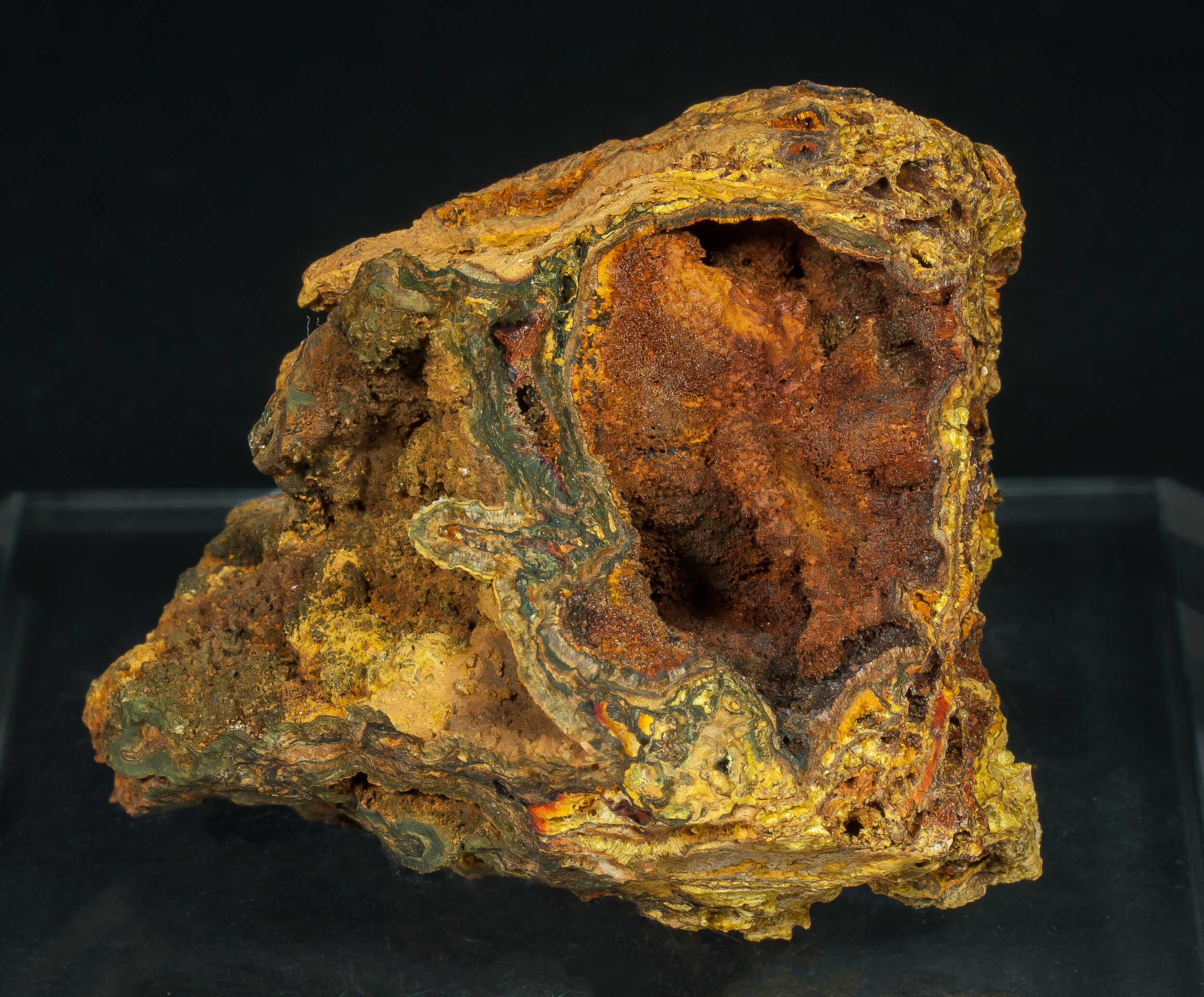 specimens/s_imagesCM/Kapundaite-23TLX190_f.jpg
