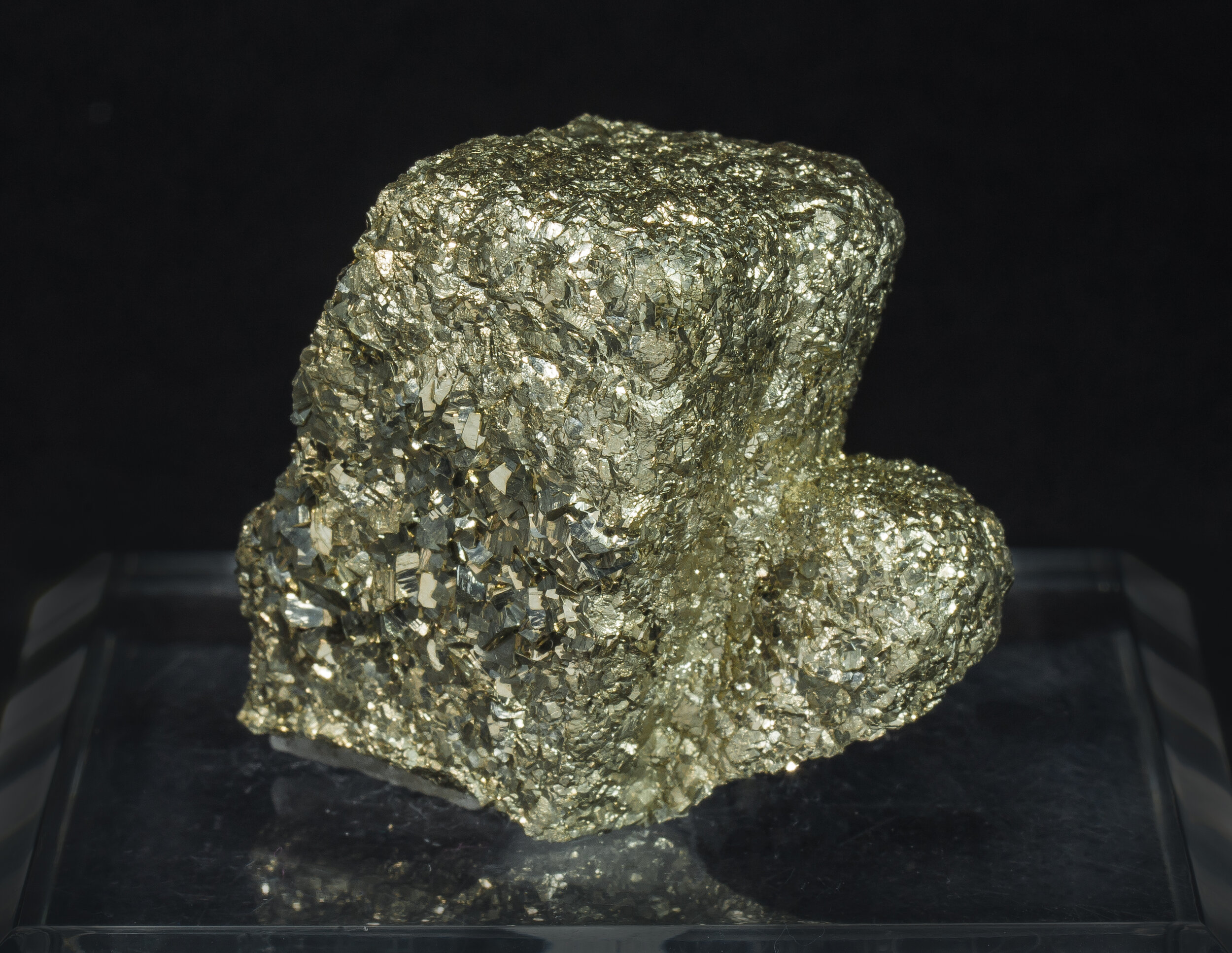 specimens/s_imagesCM/Pyrite-16MHL80_r.jpg