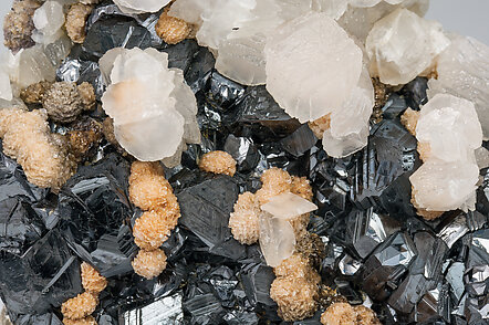 Sphalerite, Rhodochrosite, Quartz. Detail