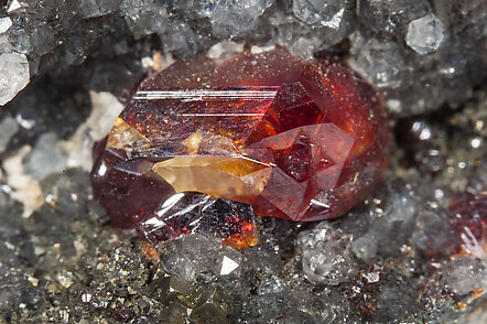 Sphalerite, Quartz. Detail