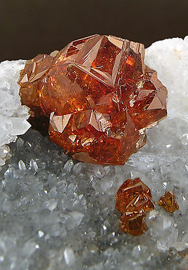 Sphalerite on Quartz. 