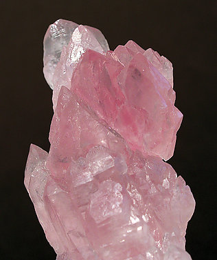 Quartz (variety rose quartz). 