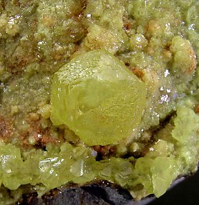 Smithsonite (Cd-bearing). 