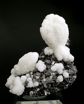 Calcite with Sphalerite, Quartz and Pyrite. 