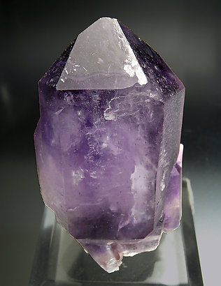 Doubly terminated Quartz (variety amethyst). Front