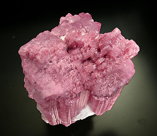 Elbaite (variedad rubellite) with Mica and Quartz. Top