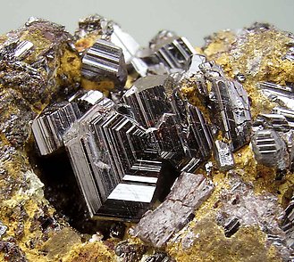 Rutile (twinned). 