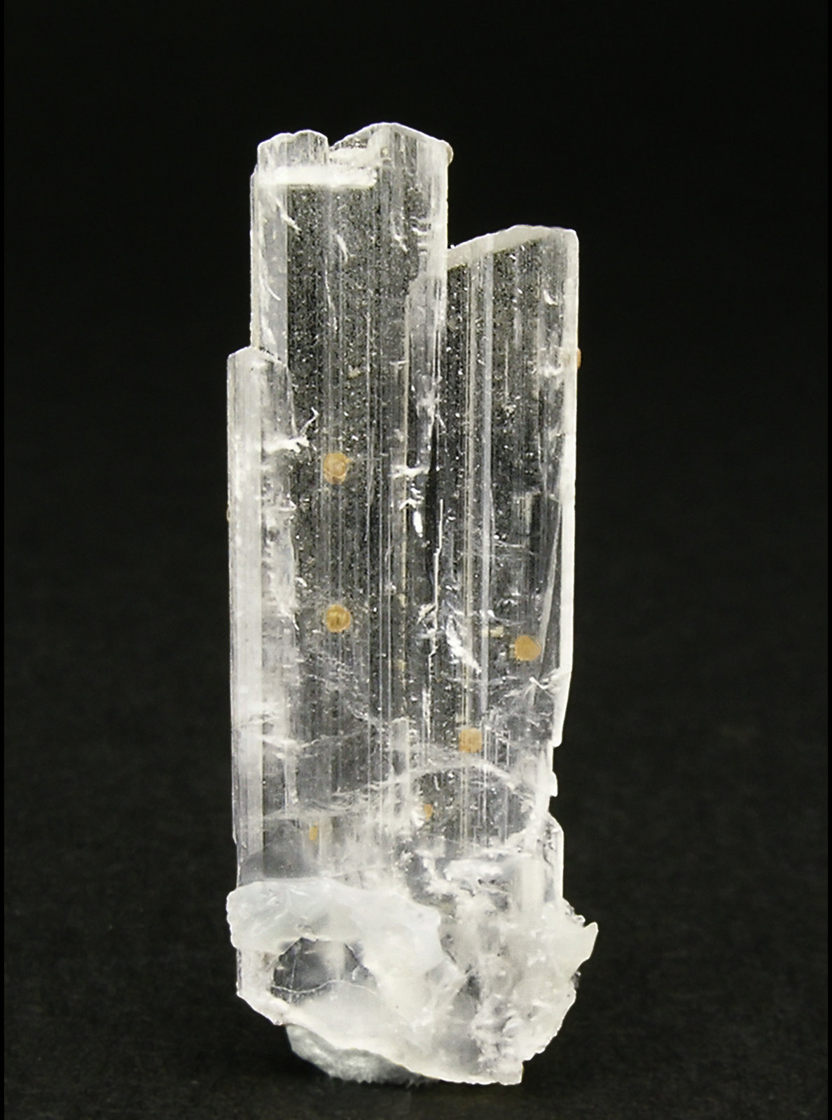 specimens/s_imagesM4/Bikitaite-AD37M4r.jpg