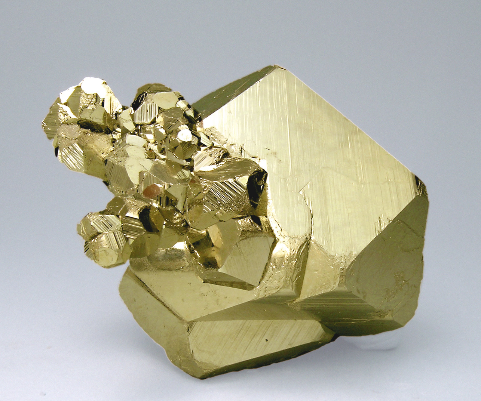 specimens/s_imagesM4/Pyrite-AH96M4s.jpg