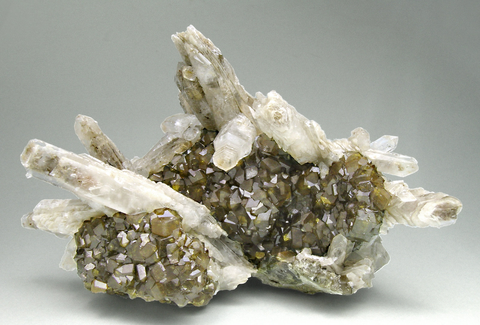 specimens/s_imagesM4/Quartz-AE50M4f.jpg