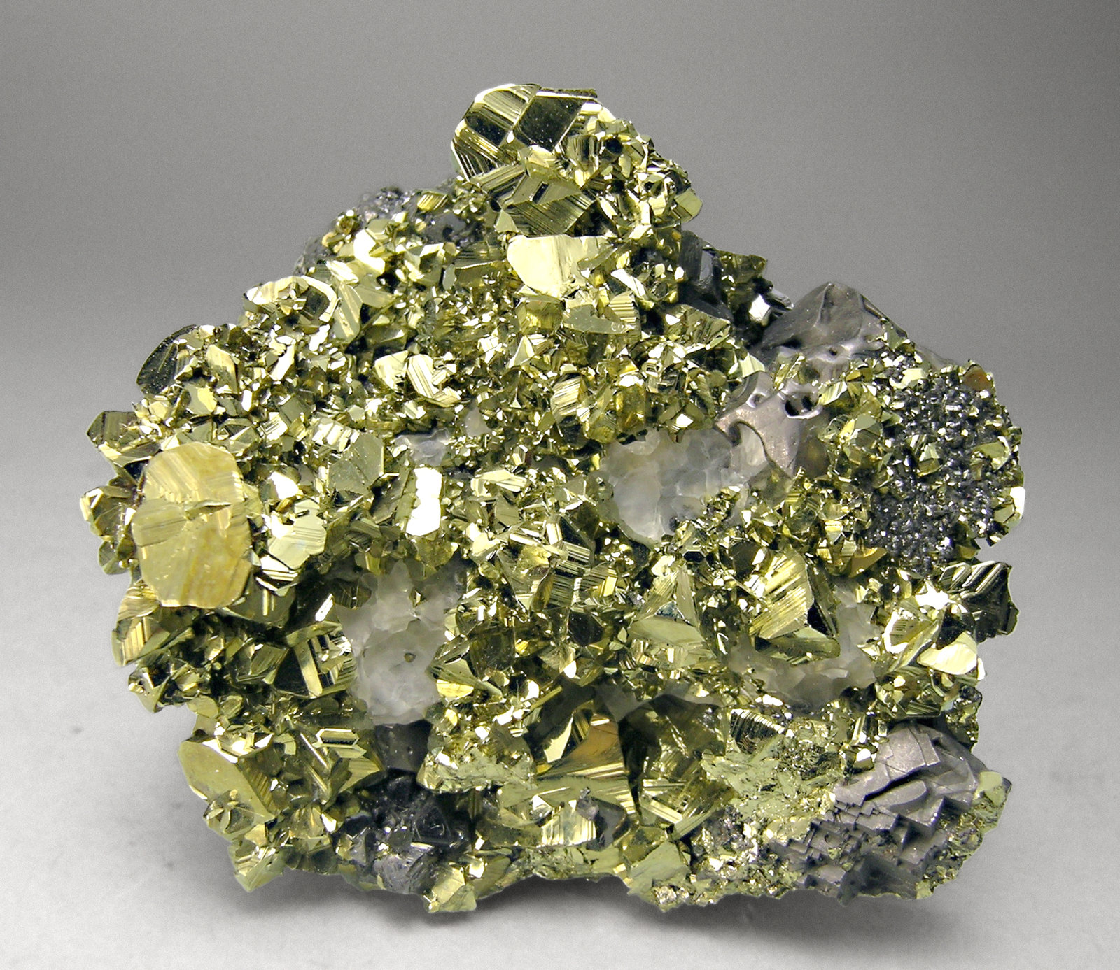 specimens/s_imagesM8/Chalcopyrite-AG16M8f.jpg